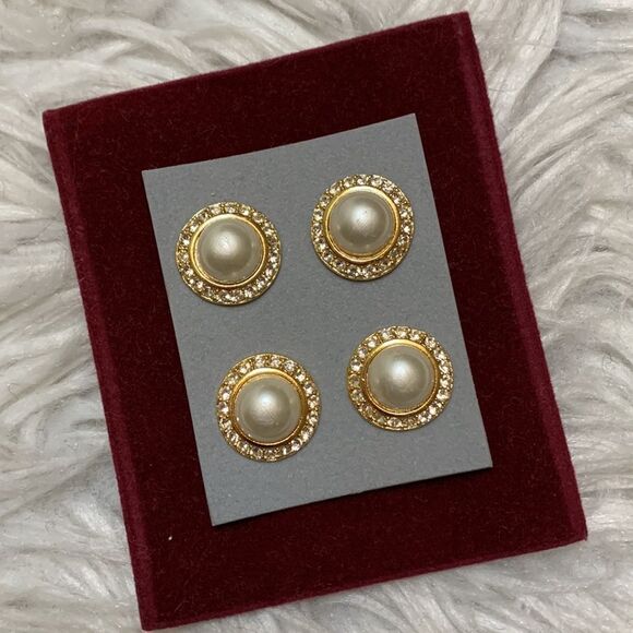 BUTTON Clip-on elevate your blouse or dress clip this in the button, elegance! - Picture 4 of 5